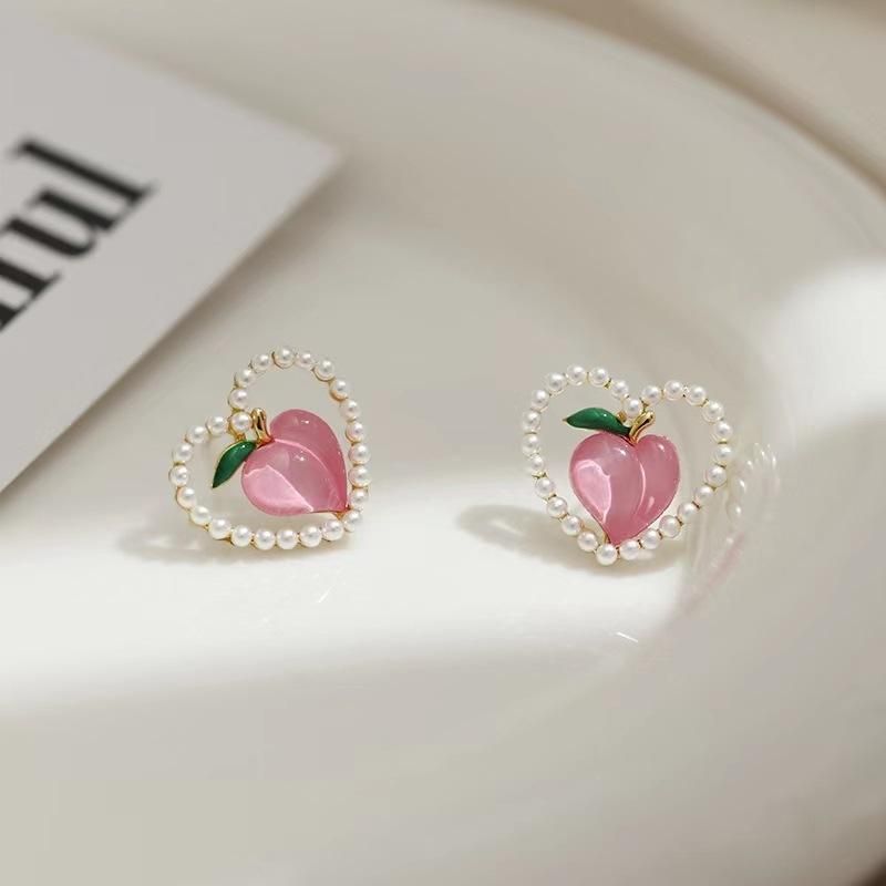 Charming Peach Heart Pearl Earrings Charming Peach Heart Pearl Earrings