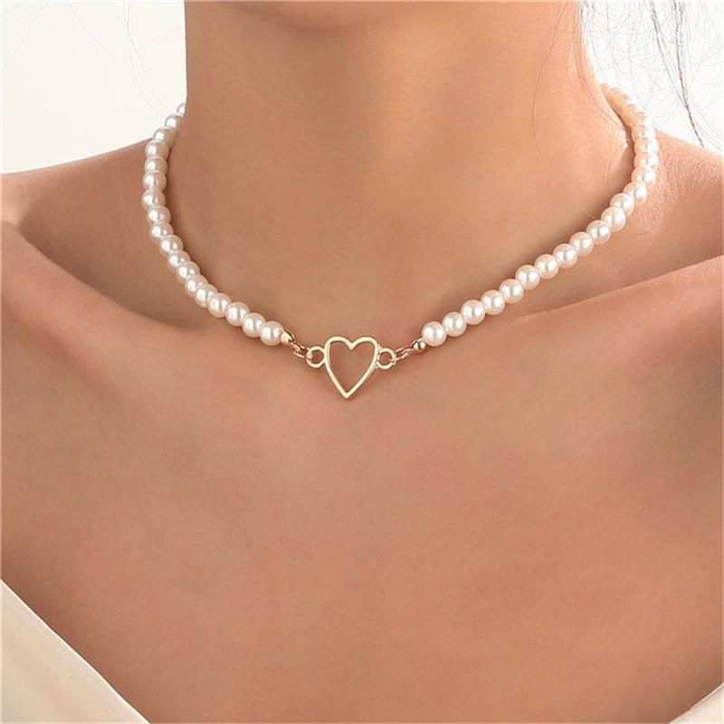 Trendy Love Heart Pearl Choker Necklace Female Personality Party Fashion Clavicle Collier Accessories Colar Perlas Collar Gift