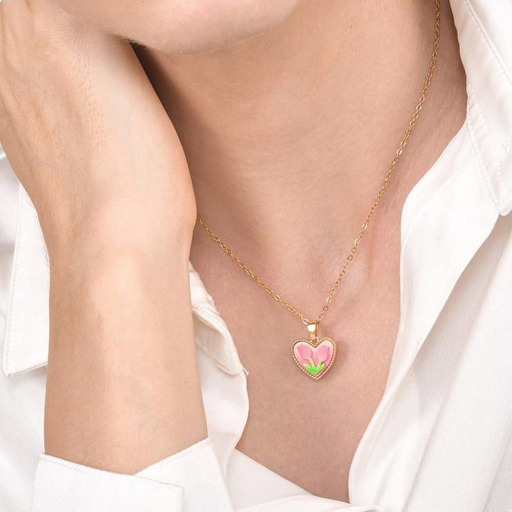 Vnox Dainty Tulip Necklaces for Women Lady,Gold Color Heart Love Flower Pendant Collar Birthday Gifts to Mom Wife Girlfriend BFF Vnox Dainty Tulip Necklaces for Women Lady,Gold Color Heart Love Flower Pendant Collar Birthday Gifts to Mom Wife Girlfriend BFF